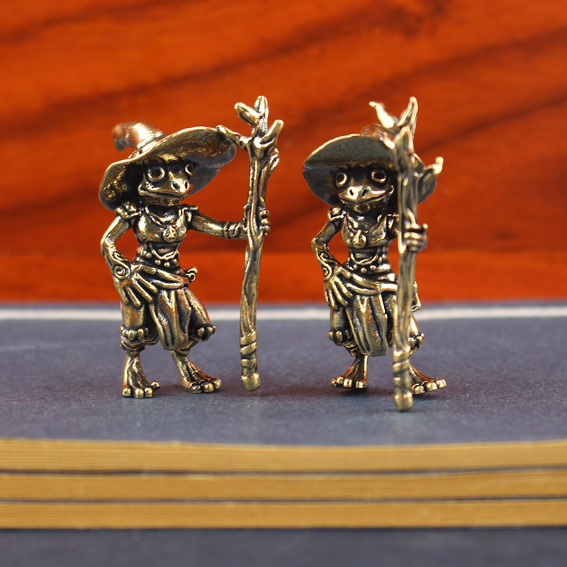 Home Office Freelancer - Vintage Brass Frog Wizard Statue Desktop